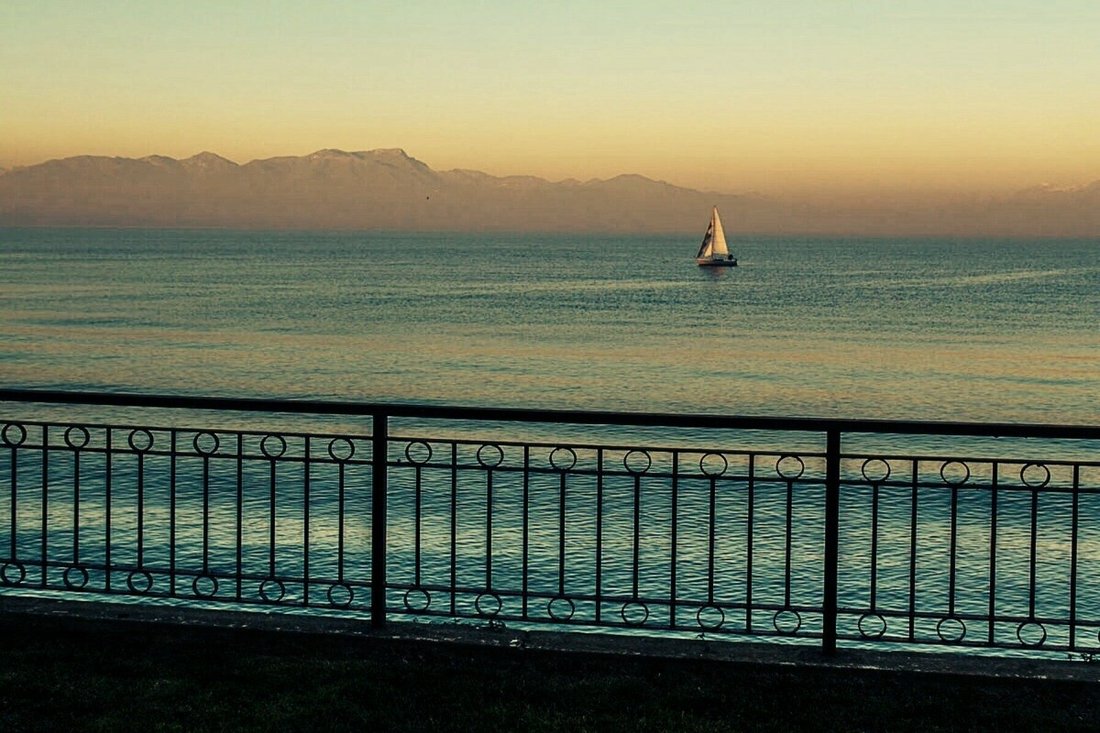 Italy, Lake Garda, Waterfront Art In Desenzano Del Garda, Lombardy