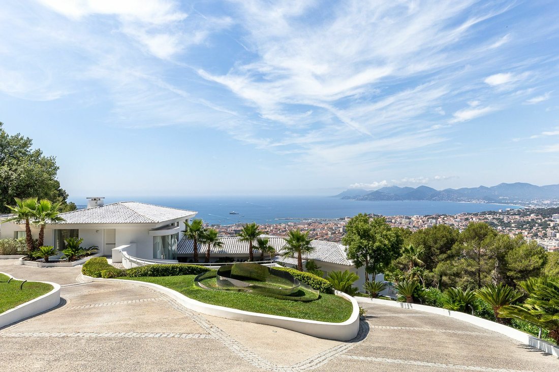 Villa in Cannes, Provence-Alpes-Côte d'Azur, France 1 - 11713896