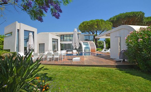 Look Inside Multimillion-Dollar Homes for Sale in Saint-Tropez, France