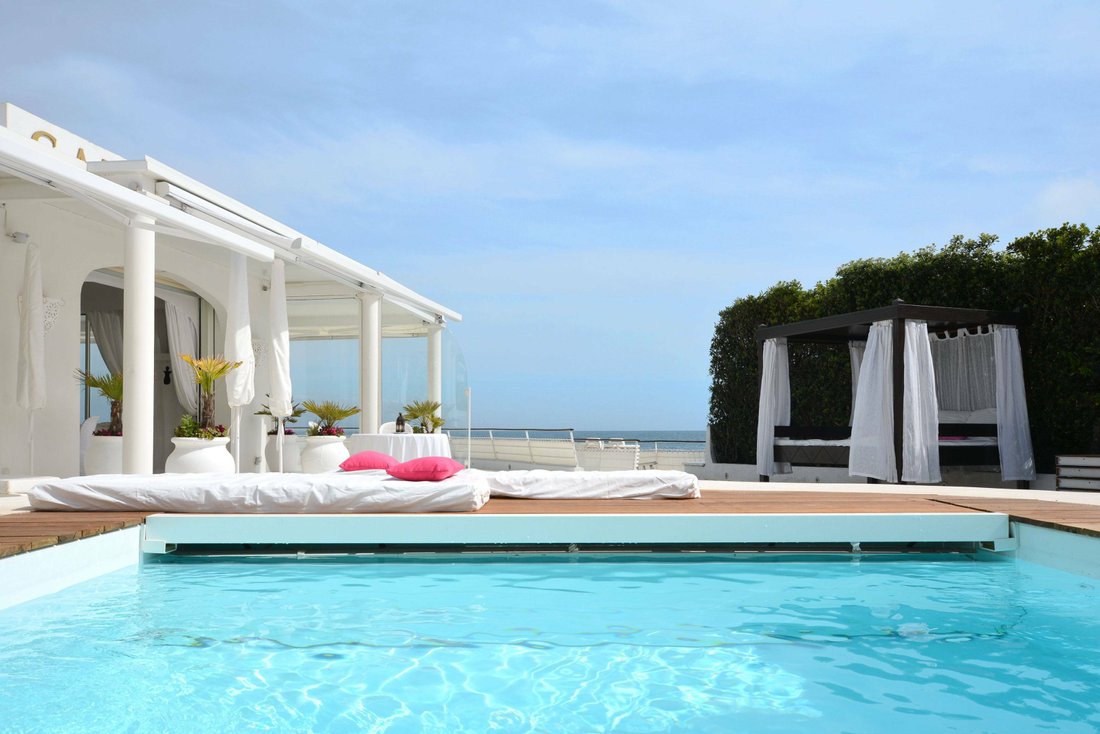 Villa in Antibes, Provence-Alpes-Côte d'Azur, France 1 - 11713791