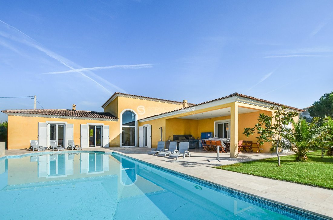 Villa in Mougins, Provence-Alpes-Côte d'Azur, France 2 - 11713897