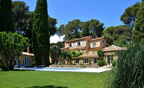 Villa in Pont du Lys-Antibes les Pins, Antibes, France 1