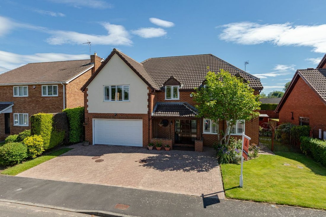 Generously Proportioned 5 Bedroom In Darlington, England, United