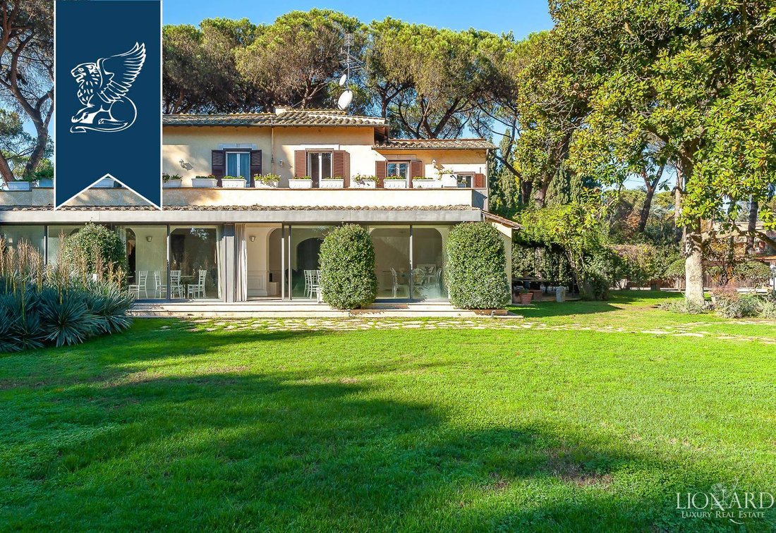 Luxury Villa With Pool For Sale In Rome In Rome, Lazio, Italy For Sale