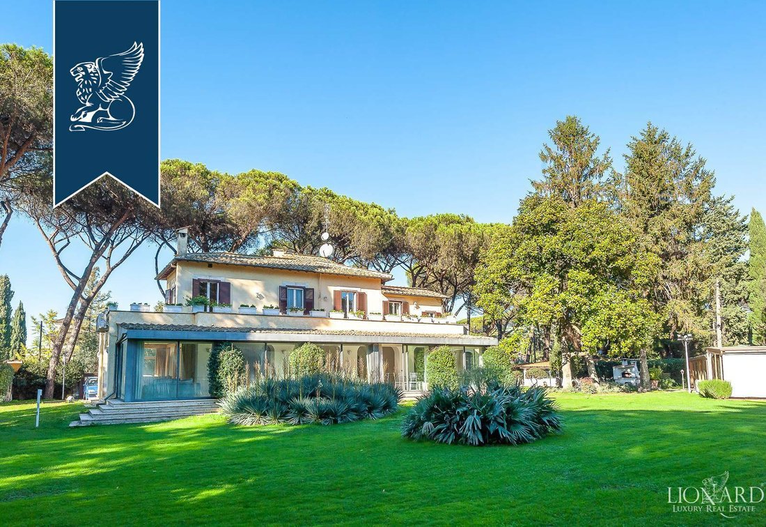 Luxury Villa With Pool For Sale In Rome In Rome, Lazio, Italy For Sale