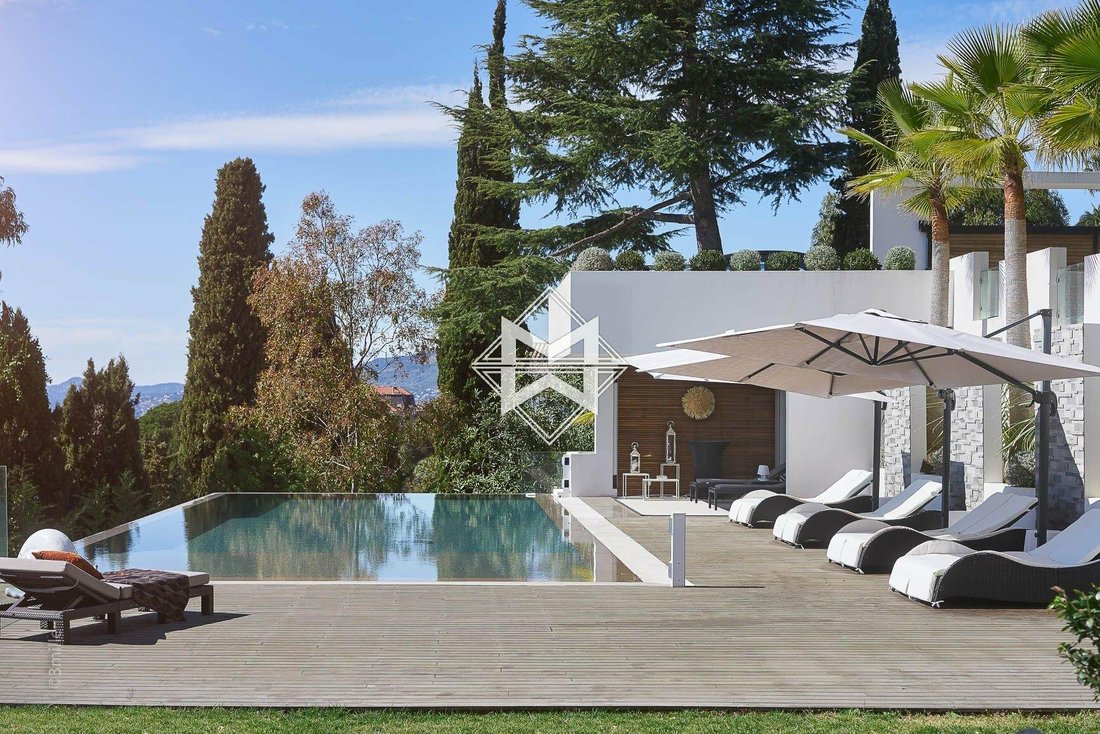 Villa in Cannes, Provence-Alpes-Côte d'Azur, France 1 - 11725475