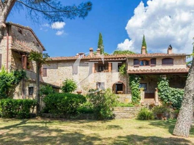 Villa in Bucine, Tuscany, Italy 1