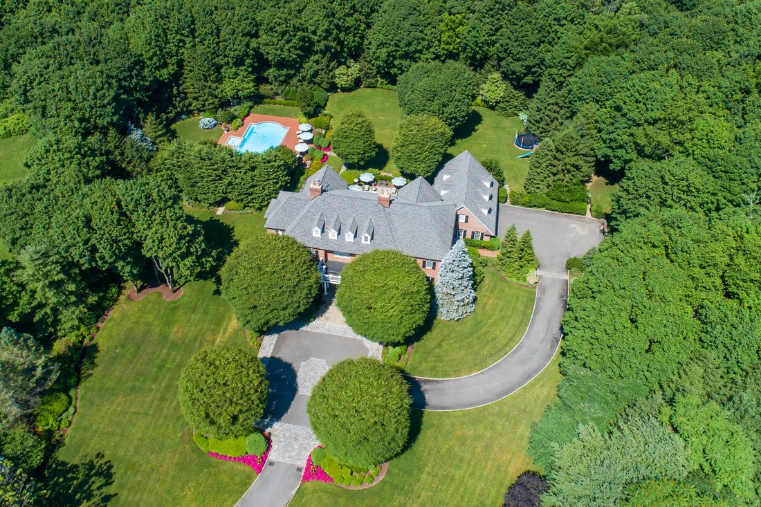 6 Orchard Lane, Old Westbury, Ny, In Old Westbury, New York, United
