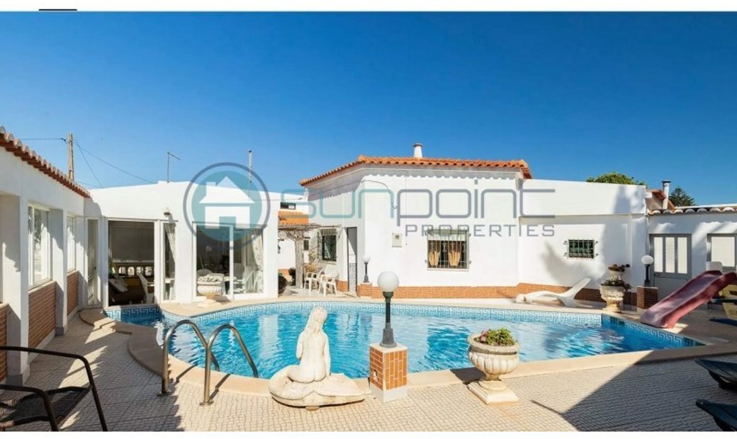 Property With 2 Houses And Annexes In Total With 9 In Sagres, Algarve