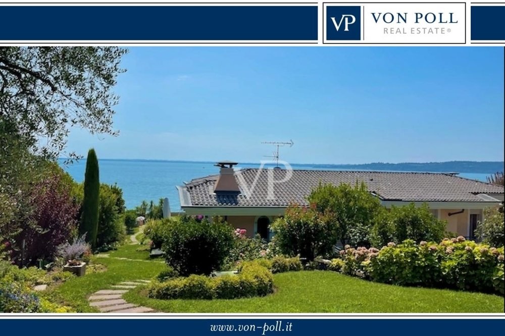 Villa in Padenghe sul Garda, Lombardy, Italy 1 - 11624633