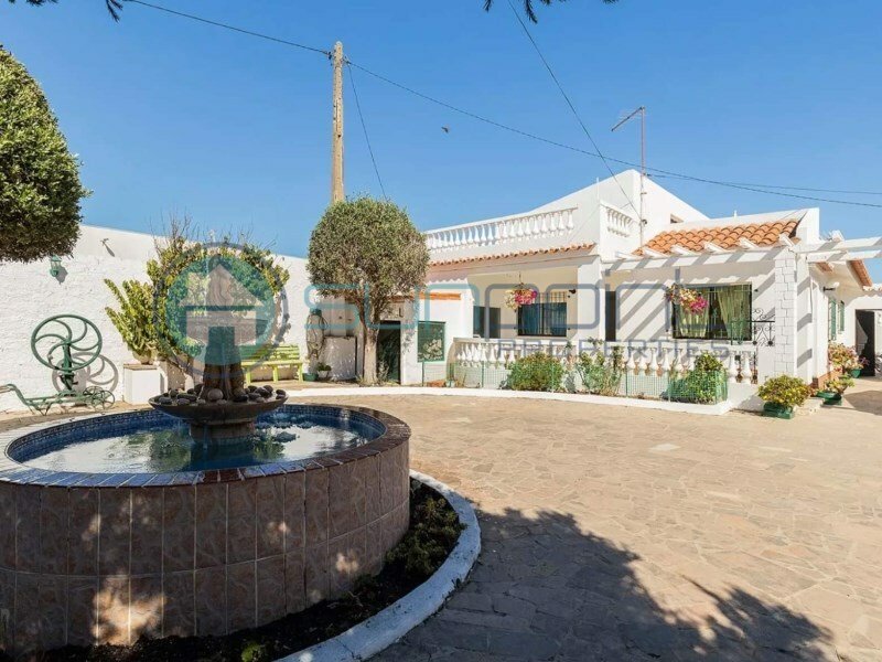 Property With 2 Houses And Annexes In Total With 9 In Sagres, Algarve
