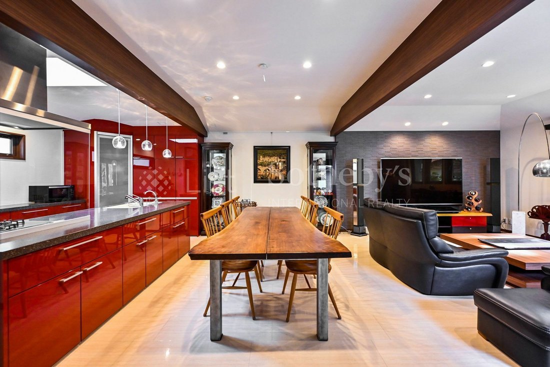 Hakone Sengokuhara Garden Villa In Hakone, Kanagawa, Japan For Sale