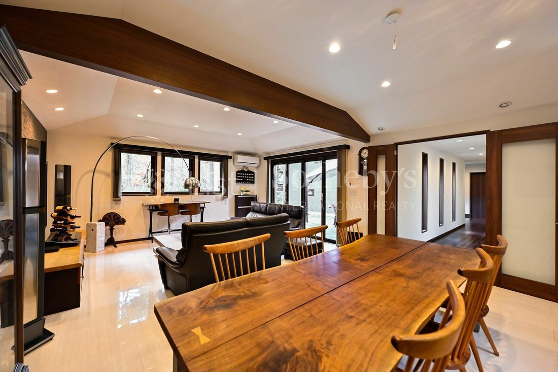 Hakone Sengokuhara Garden Villa In Hakone, Kanagawa, Japan For Sale