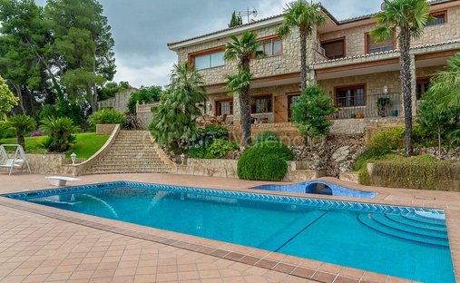 Villa in Chiva, Valencian Community, Spain 1