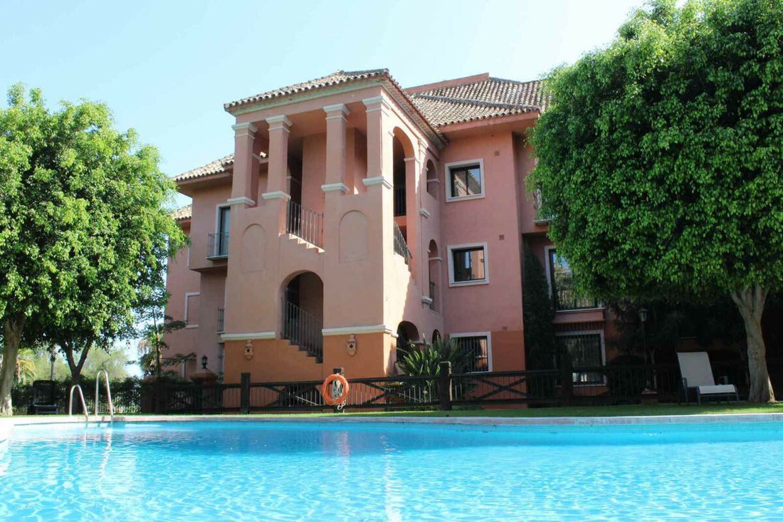 Apartment in El Madroñal, Benahavis, Spain 2 - 10596326