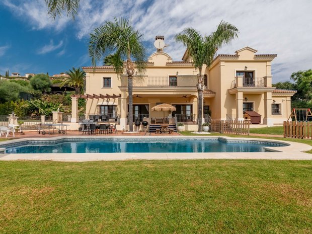 Villa in El Paraíso, Andalusia, Spain 1