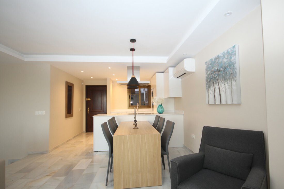 Apartment in Puerto Banús, Andalusia, Spain 5 - 10852252