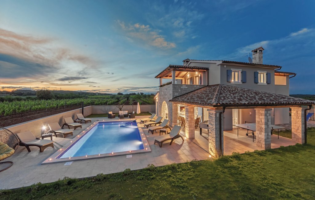 Casa en Grad Pula, Istria, Croacia 3 - 11735641