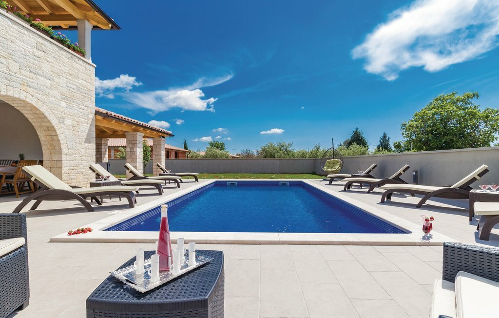 Casa en Grad Pula, Istria, Croacia 4 - 11735641