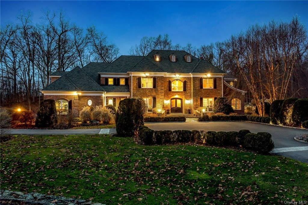 6 Bedrooms Single Family Detached In Brewster, New York, United States