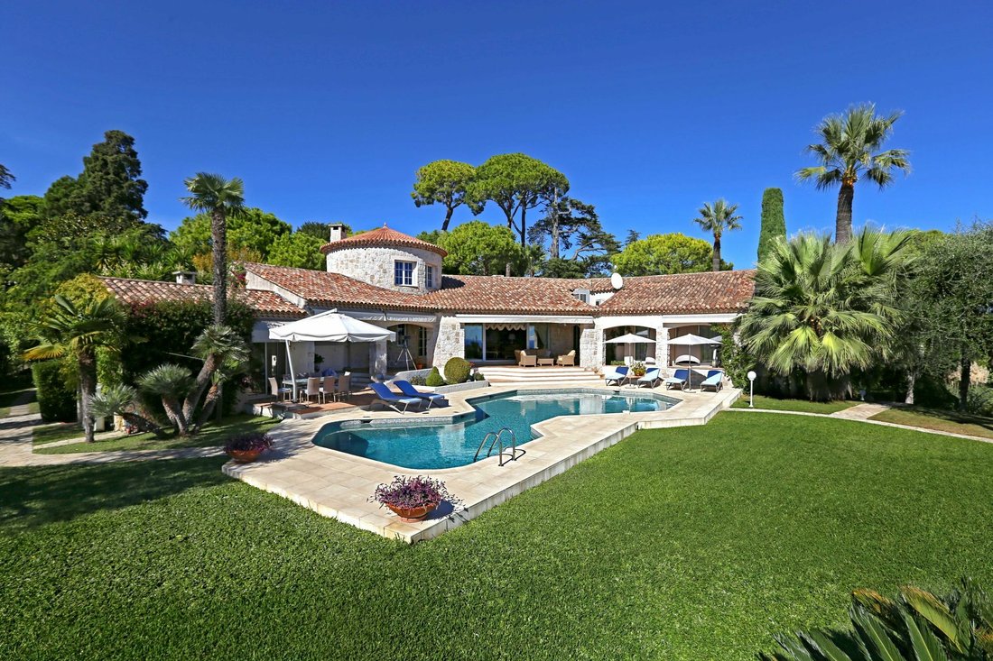 House For Sale On The Hills Of In Nice, Provence Alpes Côte D'azur ...