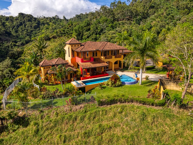 Luxury With Altitude 5 Bedroom Home On 2 Acres In In Pérez Zeledón