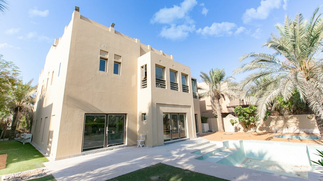 Villa in Dubai, Dubai, United Arab Emirates 1 - 10826768