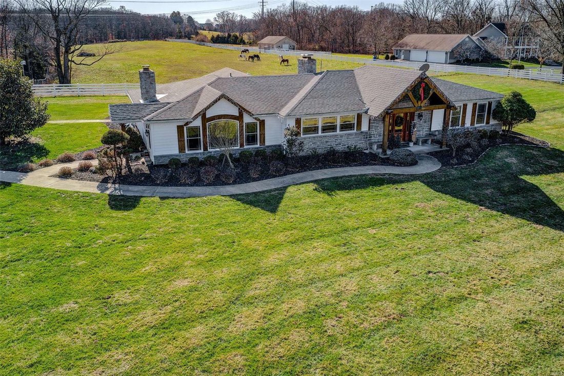 4 Bedrooms Single Family Detached In Wildwood, Missouri, United States