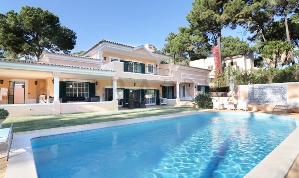 Majestic Villa With Ample Plot In The Heart Of In Loulé, Algarve ...