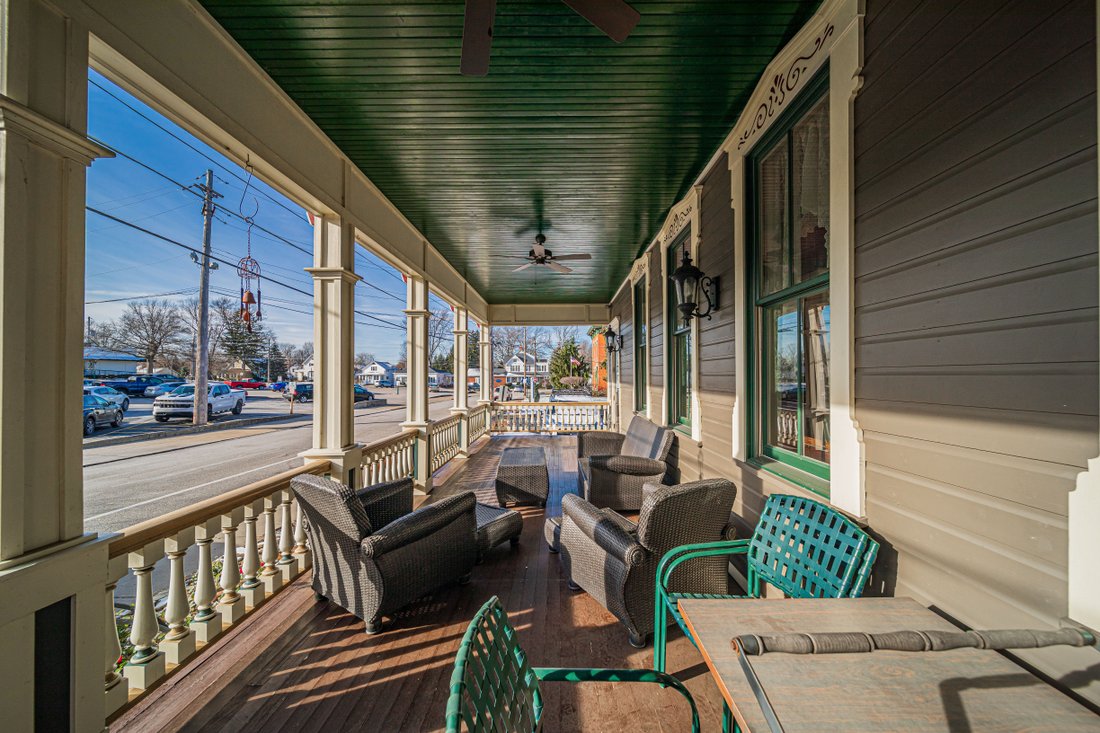 6 Bedrooms Single Family Detached In Kirtland, Ohio, United States For