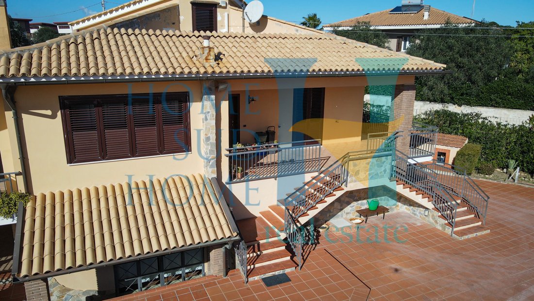Villa in Center, Noto, Sicily 1 - 11755773