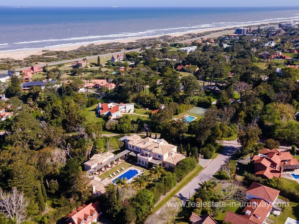 Villa in Punta del Este, Maldonado Department, Uruguay 2 - 11757017