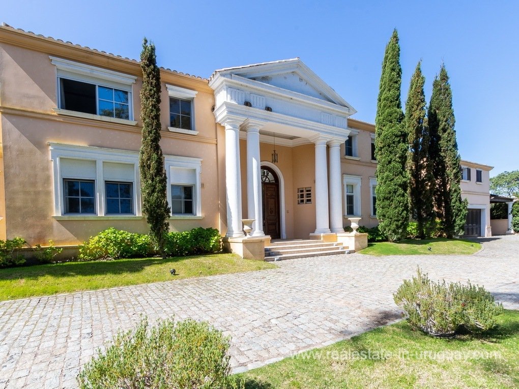 Villa in Punta del Este, Maldonado Department, Uruguay 4 - 11757017