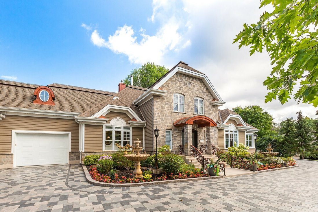 Ultra Luxurious Bi Generation In Léry, Quebec, Canada For Sale (11757004)