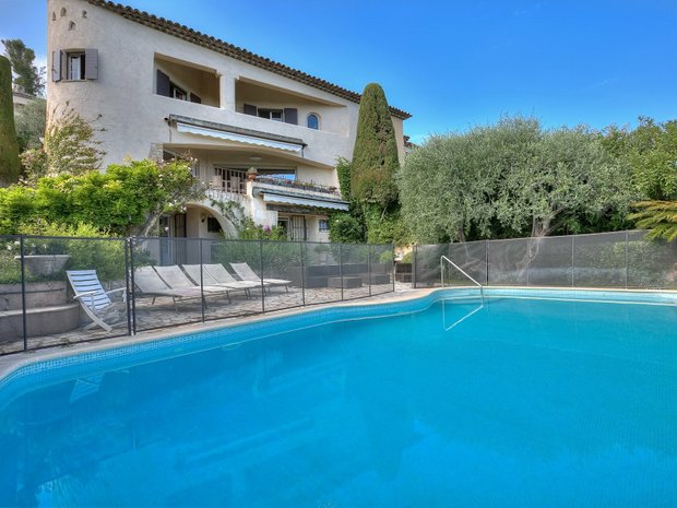 Villa in Mouans-Sartoux, Provence-Alpes-Côte d'Azur, France 1