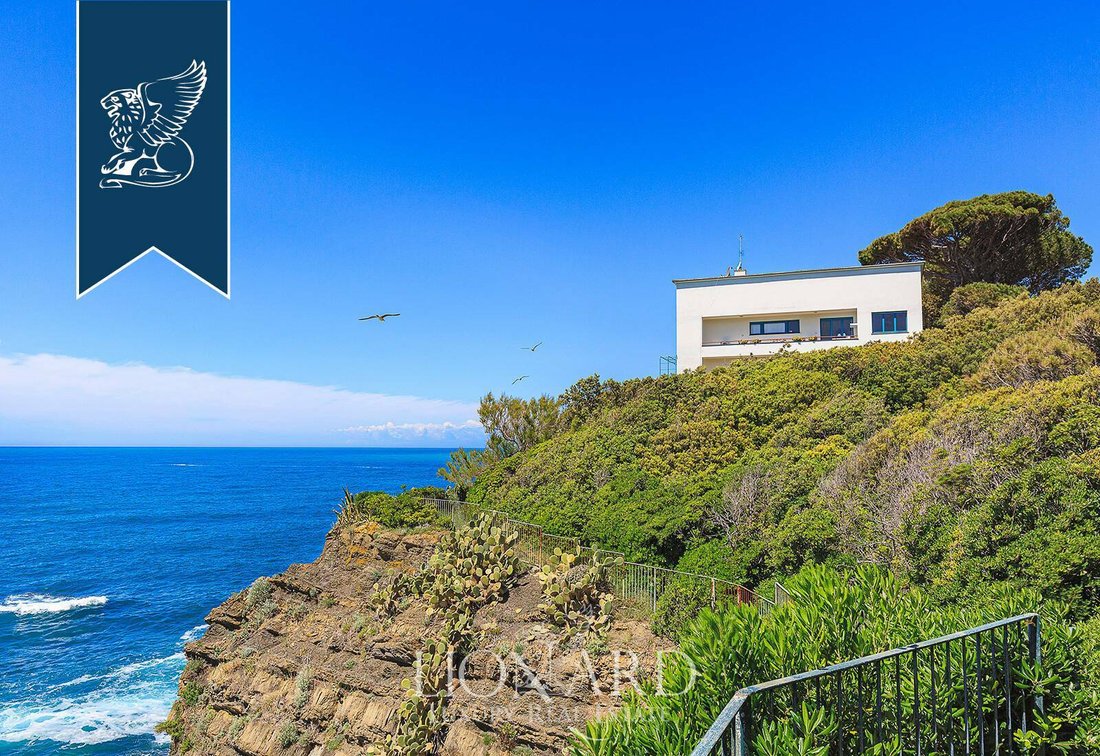 Stunning Sea Front Villa In Sestri Levante In Sestri Levante, Liguria