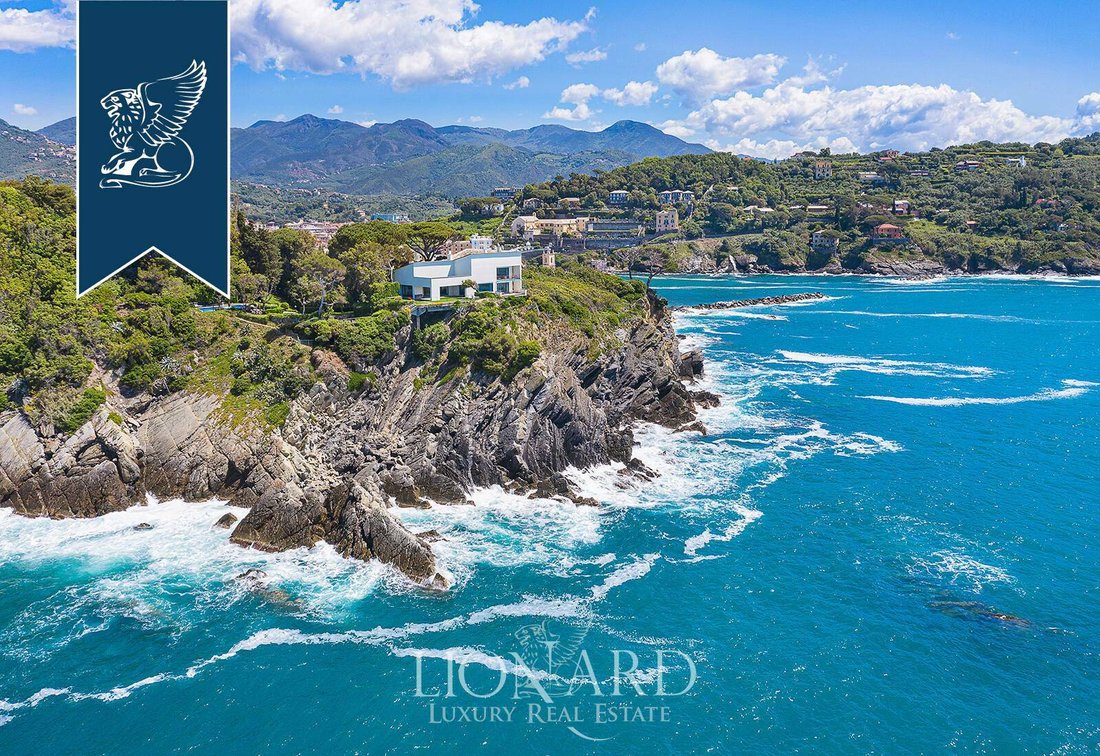 Stunning Sea Front Villa In Sestri Levante In Sestri Levante, Liguria