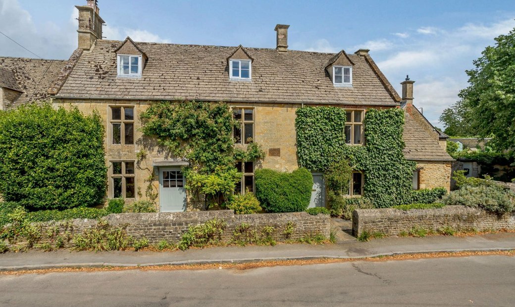 An Elegant House In One Of In Sandford Saint Martin, England, United Kingdom For Sale (11774719)