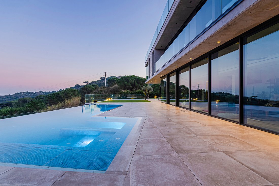Exclusive Villa With 360° Views Of Barcelona And In Barcelona