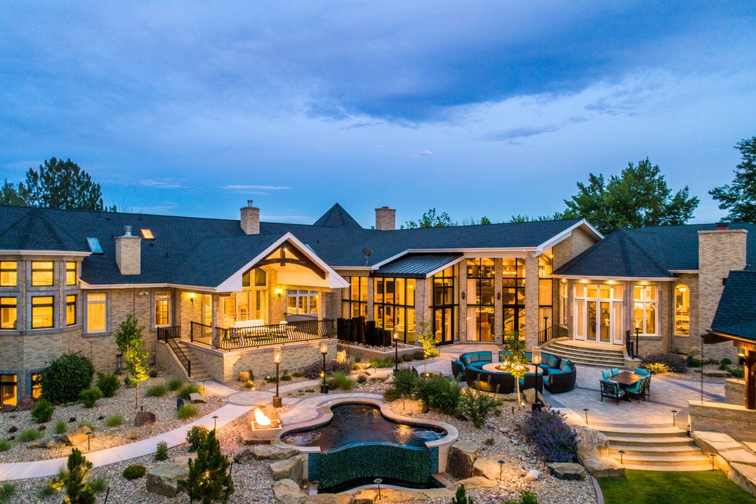 Masterfully Designed Waterfront Haven In Greeley Colorado United