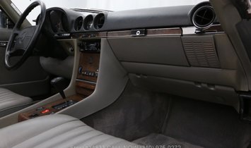 Mercedes-Benz 560SL