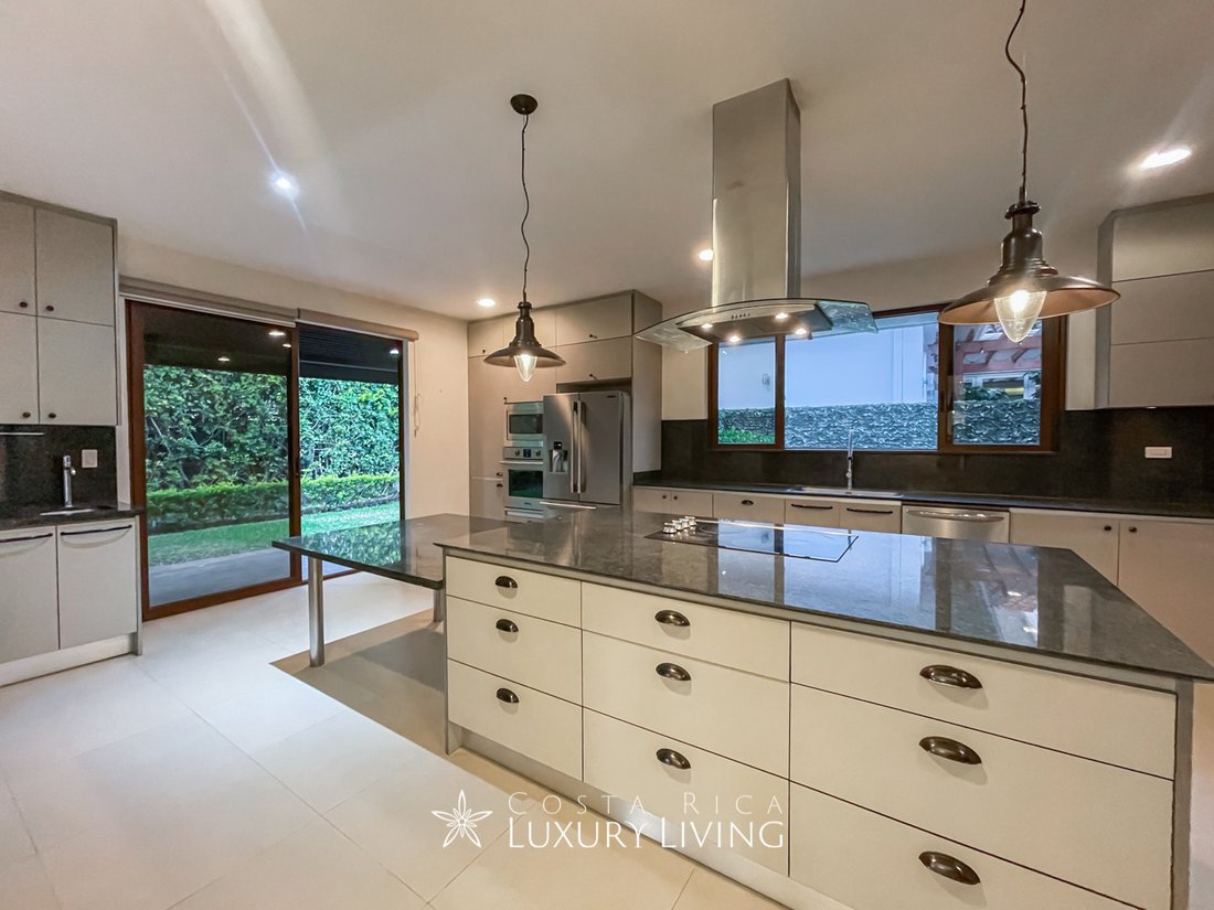 House in Santa Ana, San José Province, Costa Rica 2 - 11781457