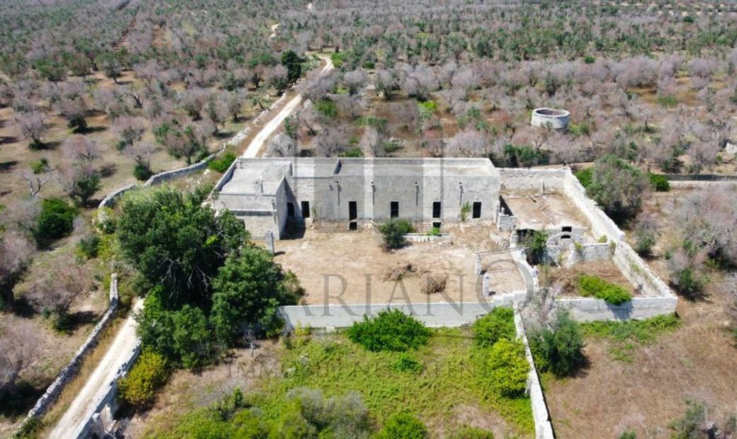 Casa Antigua En Venta En Una Ciudad Costera Otranto En Otranto, Apulia, Italia En Venta (11151602)