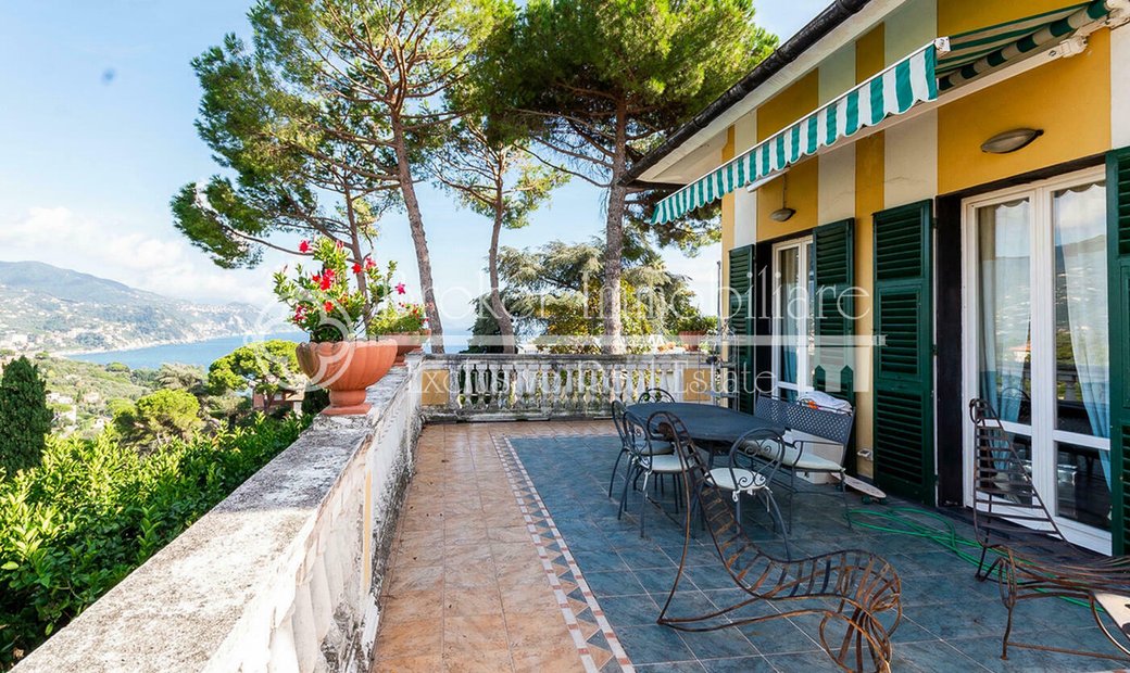 Villa Tigullio à Rapallo En Italian Riviera, Liguria, Italia En Venta