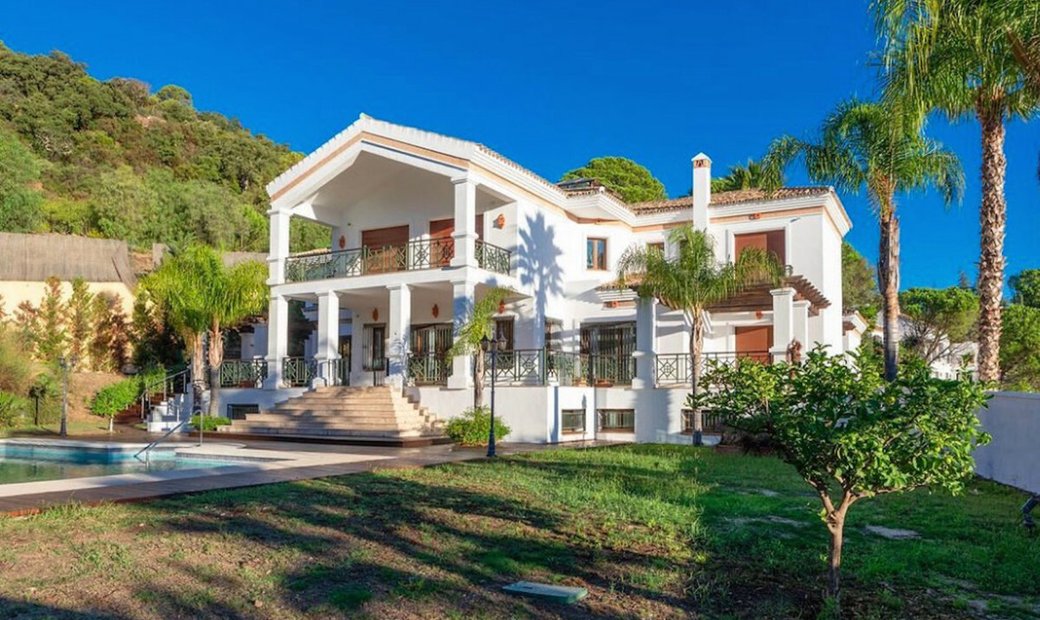 Villa For Sale In El Madroñal, Málaga In El Madroñal, Andalusia, Spain
