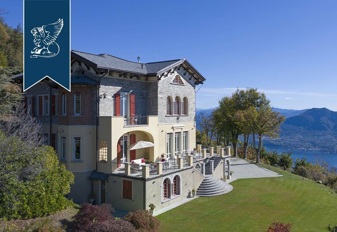 Villa En Venta A Orillas Del Lago Maggiore En Pollino, Piamonte, Italia