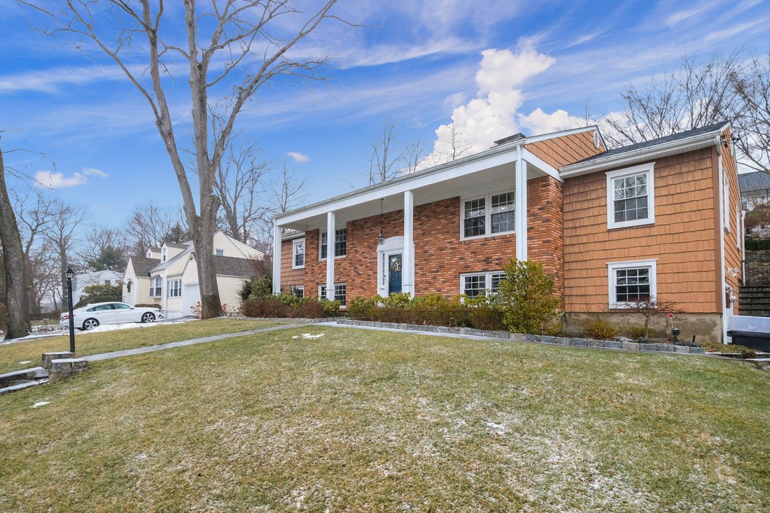 Mint Condition 3 Bedroom Mid Century In White Plains, New York, United States For Sale (11795206)