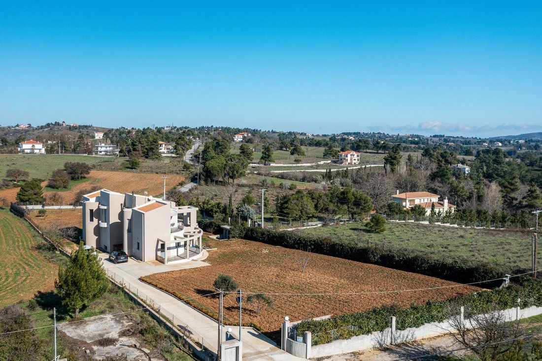 House in Oropos, Attica, Greece 1 - 11798737