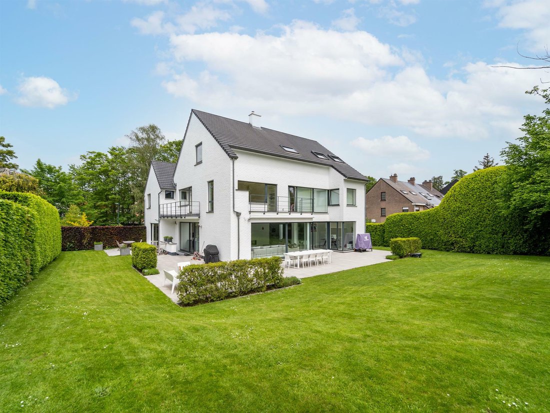 Woluwe Saint Pierre I Trois Couleurs In Woluwe Saint Pierre, Brussels