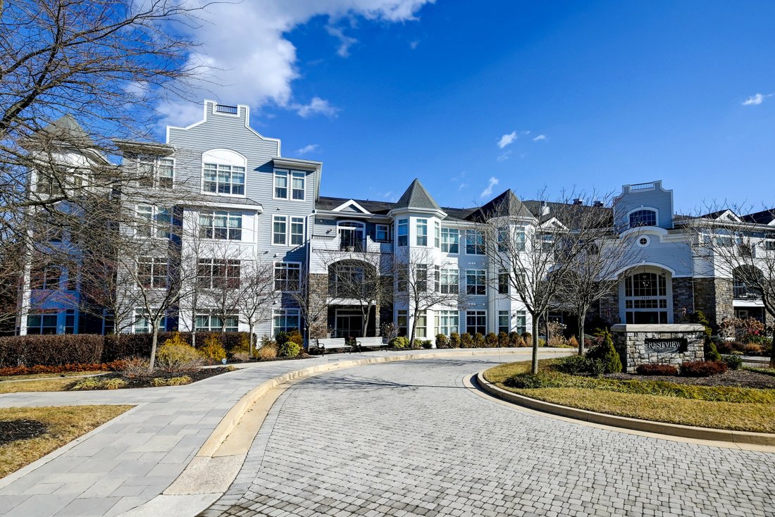 Quarry Lake Contemporary Condominium In Baltimore, Maryland, United